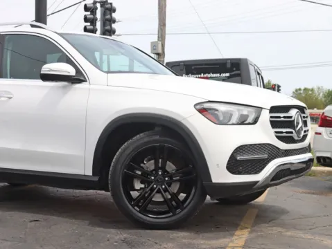 Another view of 2020 Mercedes-Benz GLE 350 4MATIC Sport Utility 4D for sale in Roselle, IL at Exclusive Autohaus - Roselle