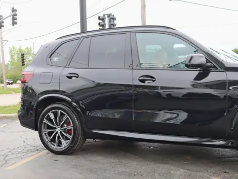 More photos of 2022 BMW X5 xDrive40i Sport Utility 4D at Exclusive Autohaus - Roselle, IL