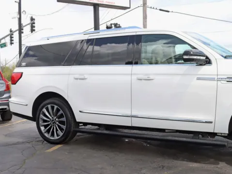More photos of 2020 Lincoln Navigator L Reserve Sport Utility 4D at Exclusive Autohaus - Roselle, IL