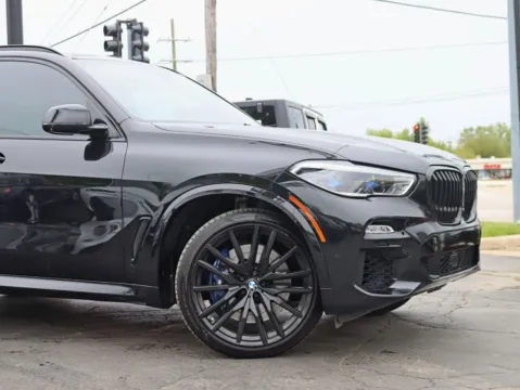 Another view of 2020 BMW X5 M50i Sport Utility 4D for sale in Roselle, IL at Exclusive Autohaus - Roselle