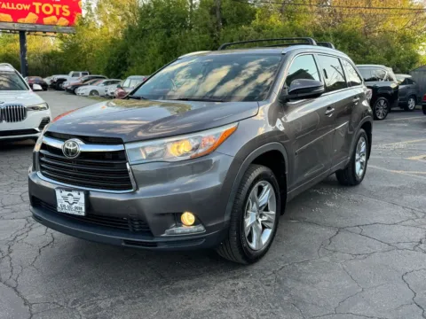 More photos of 2014 Toyota Highlander Limited Platinum Sport Utility 4D at Exclusive Autohaus - Roselle, IL