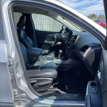 Another view of 2017 Jeep Cherokee Limited Sport Utility 4D for sale in Roselle, IL at Exclusive Autohaus - Roselle