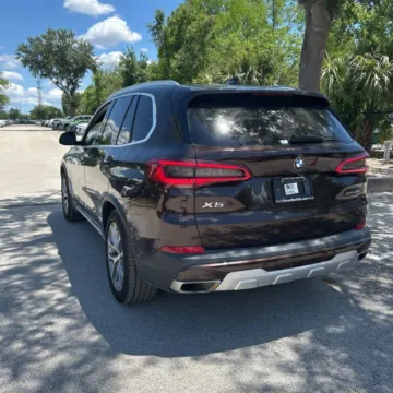 Another view of 2019 BMW X5 xDrive40i Sport Utility 4D for sale in Roselle, IL at Exclusive Autohaus - Roselle