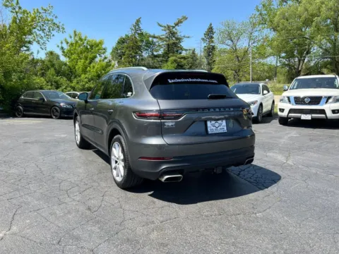 More photos of 2019 Porsche Cayenne Sport Utility 4D at Exclusive Autohaus - Roselle, IL