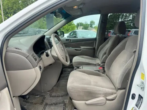 Photos of 2010 Toyota Sienna LE Minivan 4D for sale in Roselle, IL at Exclusive Autohaus - Roselle