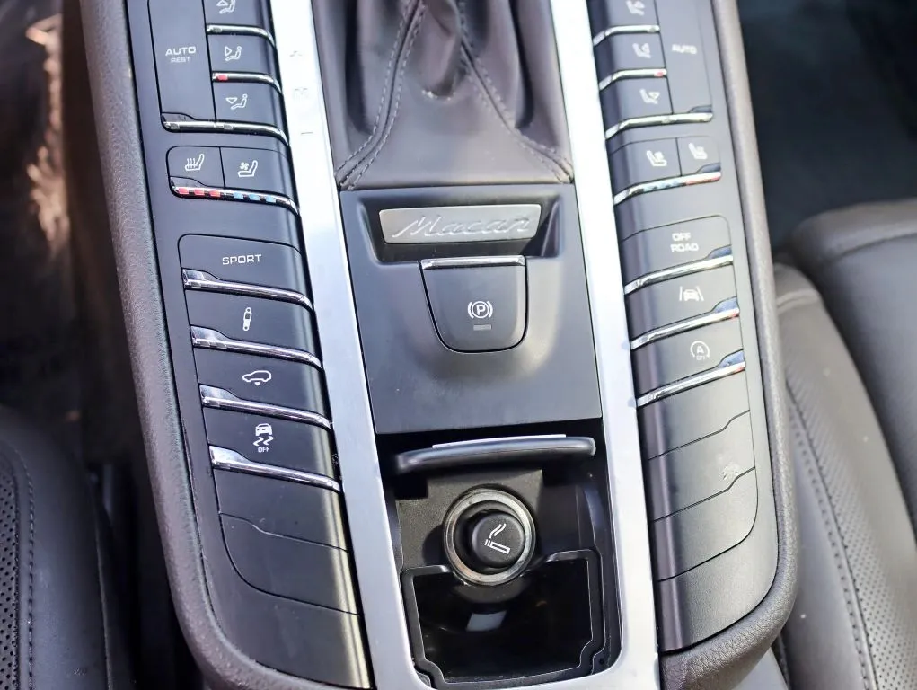 2018 Porsche Macan Sport Edition - Photo 24