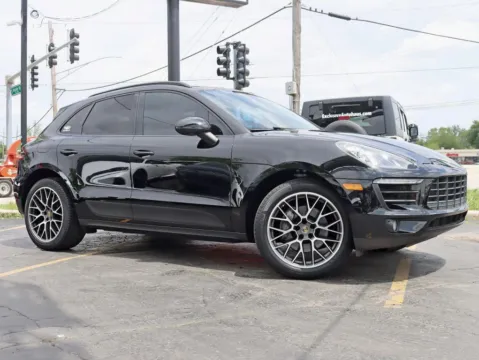 Photos of 2018 Porsche Macan Sport Utility 4D for sale in Roselle, IL at Exclusive Autohaus - Roselle
