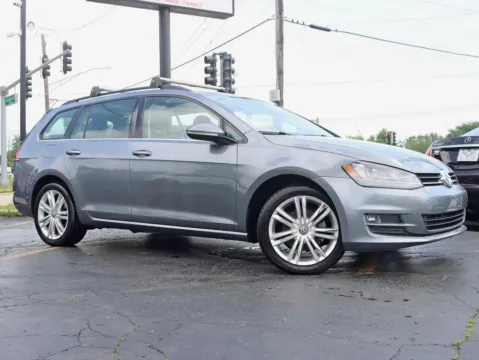 Photos of 2015 Volkswagen Golf SportWagen TDI SE Wagon 4D for sale in Roselle, IL at Exclusive Autohaus - Roselle