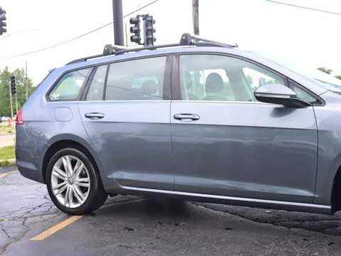 More photos of 2015 Volkswagen Golf SportWagen TDI SE Wagon 4D at Exclusive Autohaus - Roselle, IL