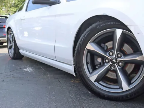 More photos of 2014 Ford Mustang V6 Coupe 2D at Exclusive Autohaus - Roselle, IL