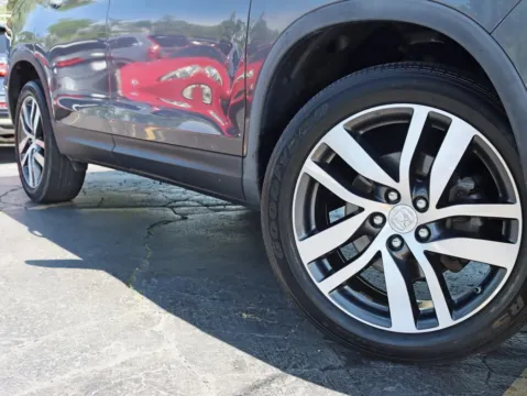 More photos of 2017 Honda Pilot Touring Sport Utility 4D at Exclusive Autohaus - Roselle, IL