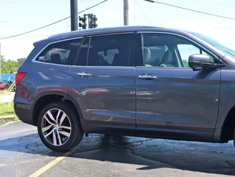 More photos of 2017 Honda Pilot Touring Sport Utility 4D at Exclusive Autohaus - Roselle, IL