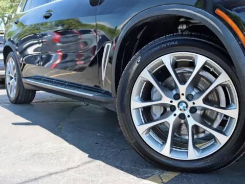 More photos of 2019 BMW X5 xDrive40i Sport Utility 4D at Exclusive Autohaus - Roselle, IL