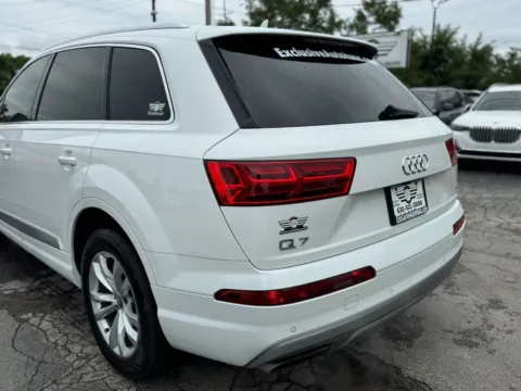 More photos of 2017 Audi Q7 2.0T Premium Plus Sport Utility 4D at Exclusive Autohaus - Roselle, IL