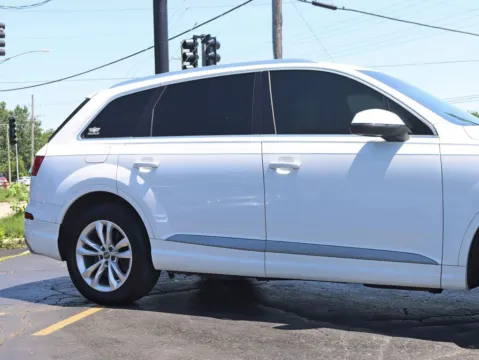 More photos of 2017 Audi Q7 2.0T Premium Plus Sport Utility 4D at Exclusive Autohaus - Roselle, IL