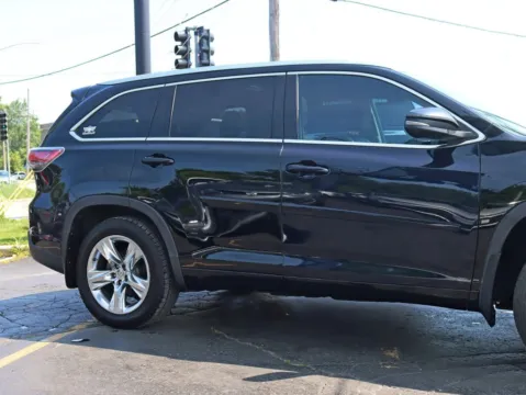 More photos of 2015 Toyota Highlander Limited Platinum Sport Utility 4D at Exclusive Autohaus - Roselle, IL