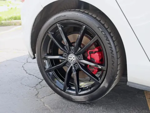 More photos of 2017 Volkswagen Golf GTI SE Hatchback Sedan 4D at Exclusive Autohaus - Roselle, IL