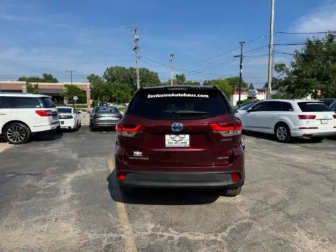 More photos of 2019 Toyota Highlander Hybrid Limited Platinum Sport Utility 4D at Exclusive Autohaus - Roselle, IL