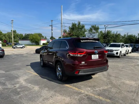 More photos of 2019 Toyota Highlander Hybrid Limited Platinum Sport Utility 4D at Exclusive Autohaus - Roselle, IL