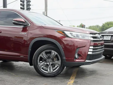 Another view of 2019 Toyota Highlander Hybrid Limited Platinum Sport Utility 4D for sale in Roselle, IL at Exclusive Autohaus - Roselle
