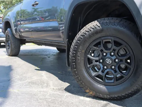 More photos of 2019 Toyota Tacoma Access Cab SR Pickup 4D 6 ft at Exclusive Autohaus - Roselle, IL