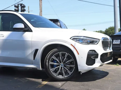 More photos of 2019 BMW X5 xDrive40i Sport Utility 4D at Exclusive Autohaus - Roselle, IL