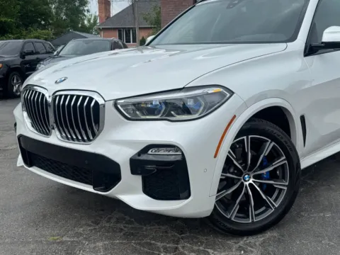 Photos of 2019 BMW X5 xDrive40i Sport Utility 4D for sale in Roselle, IL at Exclusive Autohaus - Roselle