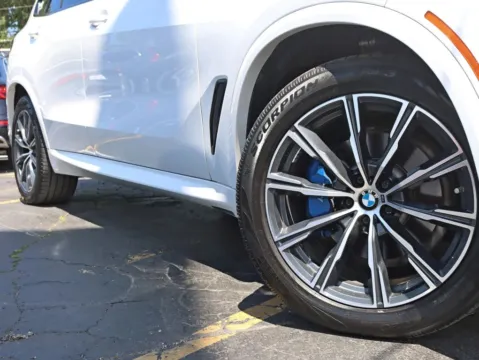 More photos of 2019 BMW X5 xDrive40i Sport Utility 4D at Exclusive Autohaus - Roselle, IL