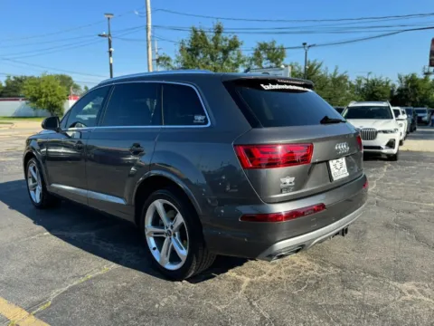 More photos of 2019 Audi Q7 55 TFSI Prestige Sport Utility 4D at Exclusive Autohaus - Roselle, IL
