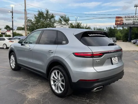 More photos of 2020 Porsche Cayenne Sport Utility 4D at Exclusive Autohaus - Roselle, IL