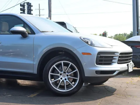 More photos of 2020 Porsche Cayenne Sport Utility 4D at Exclusive Autohaus - Roselle, IL