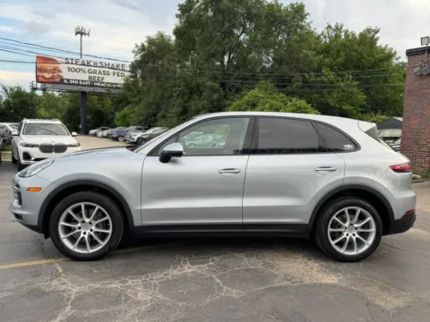 More photos of 2020 Porsche Cayenne Sport Utility 4D at Exclusive Autohaus - Roselle, IL