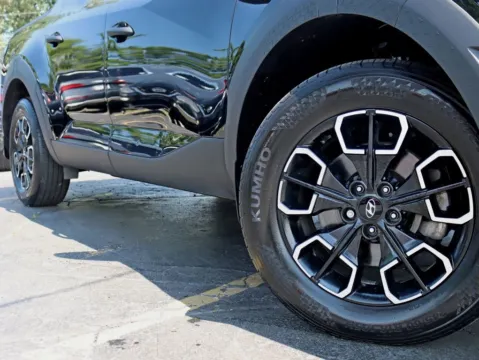 More photos of 2024 Hyundai Santa Cruz SE Pickup 4D 4 ft at Exclusive Autohaus - Roselle, IL