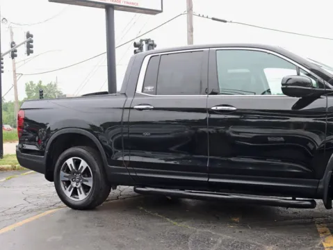 More photos of 2018 Honda Ridgeline RTL-E Pickup 4D 5 ft at Exclusive Autohaus - Roselle, IL