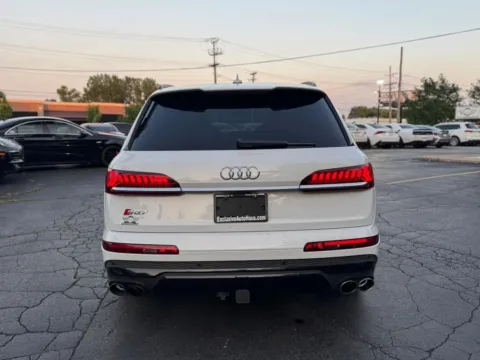 More photos of 2021 Audi SQ7 Prestige Sport Utility 4D at Exclusive Autohaus - Roselle, IL