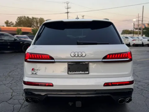 More photos of 2021 Audi SQ7 Prestige Sport Utility 4D at Exclusive Autohaus - Roselle, IL