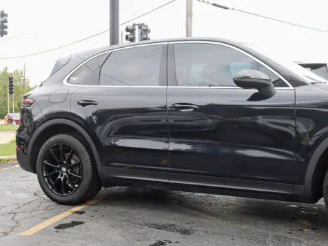 More photos of 2019 Porsche Cayenne Sport Utility 4D at Exclusive Autohaus - Roselle, IL