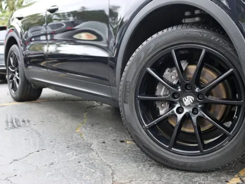 More photos of 2019 Porsche Cayenne Sport Utility 4D at Exclusive Autohaus - Roselle, IL