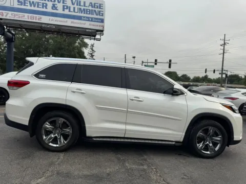 More photos of 2019 Toyota Highlander Limited Platinum Sport Utility 4D at Exclusive Autohaus - Roselle, IL