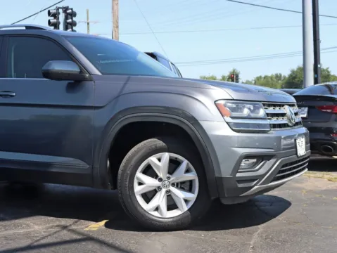 Another view of 2018 Volkswagen Atlas SE 4Motion Sport Utility 4D for sale in Roselle, IL at Exclusive Autohaus - Roselle