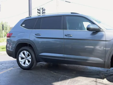 More photos of 2018 Volkswagen Atlas SE 4Motion Sport Utility 4D at Exclusive Autohaus - Roselle, IL