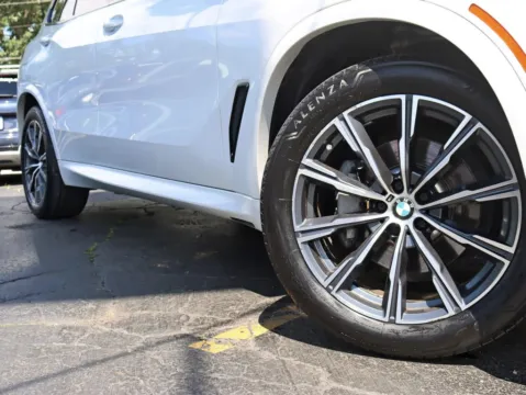 More photos of 2019 BMW X5 xDrive40i Sport Utility 4D at Exclusive Autohaus - Roselle, IL