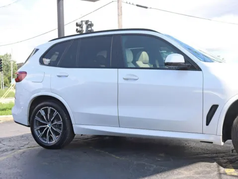 More photos of 2019 BMW X5 xDrive40i Sport Utility 4D at Exclusive Autohaus - Roselle, IL