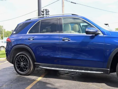 Another view of 2020 Mercedes-Benz GLE 350 4MATIC Sport Utility 4D for sale in Roselle, IL at Exclusive Autohaus - Roselle