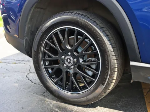 More photos of 2020 Mercedes-Benz GLE 350 4MATIC Sport Utility 4D at Exclusive Autohaus - Roselle, IL