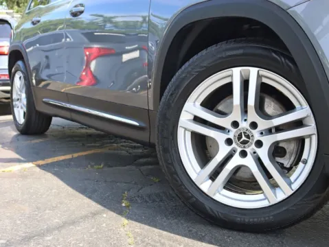 More photos of 2020 Mercedes-Benz GLB 250 4MATIC Sport Utility 4D at Exclusive Autohaus - Roselle, IL
