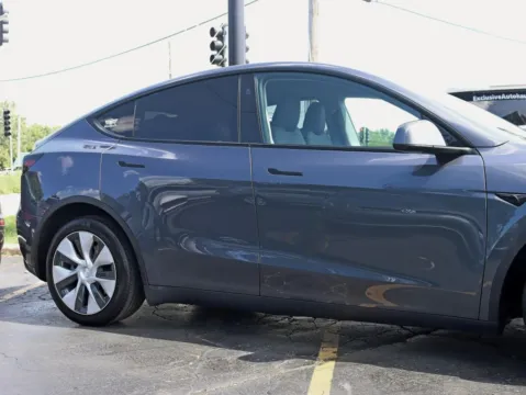 More photos of 2023 Tesla Model Y Long Range Sport Utility 4D at Exclusive Autohaus - Roselle, IL