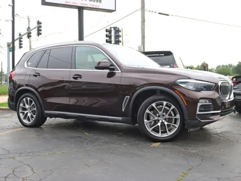 Photos of 2019 BMW X5 xDrive40i Sport Utility 4D for sale in Roselle, IL at Exclusive Autohaus - Roselle