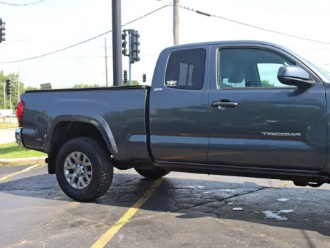 More photos of 2018 Toyota Tacoma Access Cab SR5 Pickup 4D 6 ft at Exclusive Autohaus - Roselle, IL