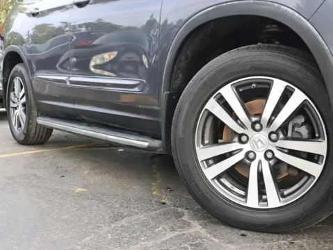 More photos of 2016 Honda Pilot EX-L Sport Utility 4D at Exclusive Autohaus - Roselle, IL
